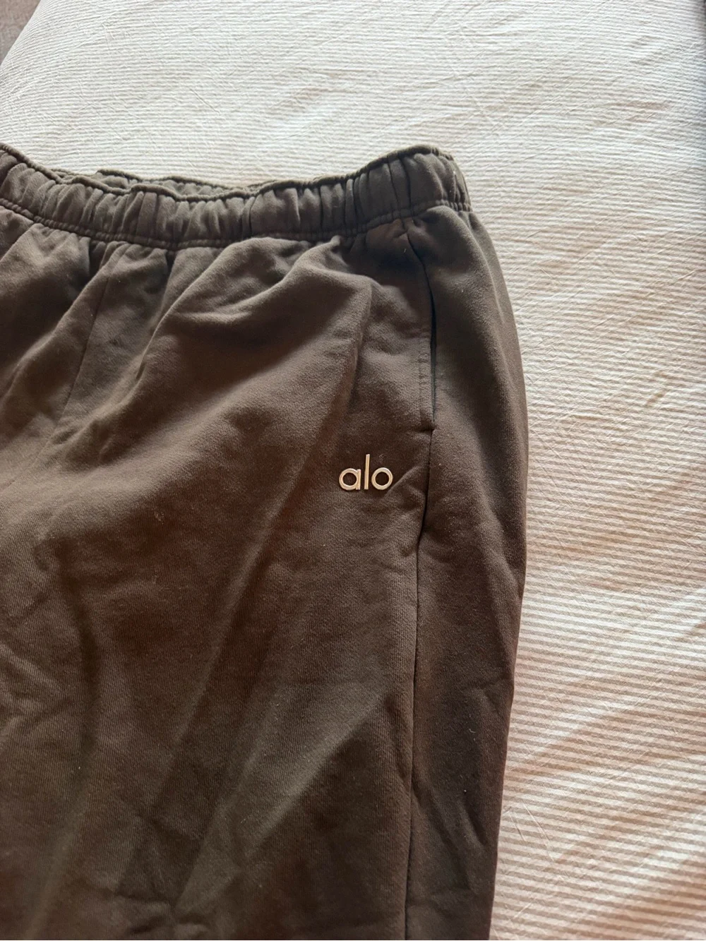ALO Yoga Kids Chocolate Brown Joggers with Logo